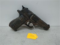 model m8 A.P. winner 1980's cap gun
