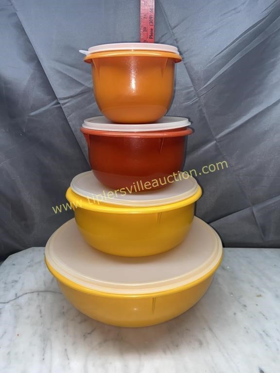 Tupperware nesting bowl set with lids