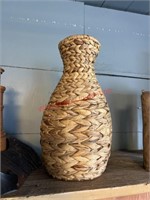 Woven Basket Vase (backhouse)
