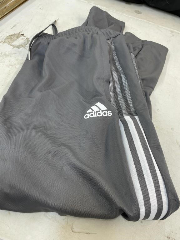 Adidas pants size large xl