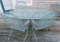 Outdoor Green Table & (4) Chairs