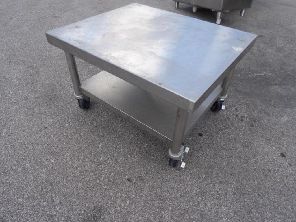 Equipment Stand 30x25