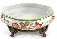 Plat porcelaine, pied en laiton + sceau ROYAL 1895