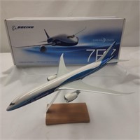 Boeing Dreamliner 7E7 Model w/Stand