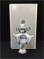 Lladro Porcelain Figurine in Original Box. 6152