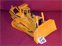 Conrad Caterpillar D11N bulldozer 1:50scale