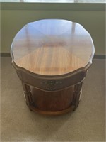 Thomasville Wood End Table- 23”x23”x28”