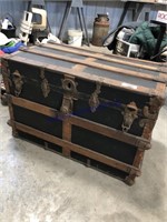 WOOD/ LEATHER TRUNK, NO INSIDE TRAY