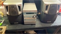 Kenwood stereo & Aiwa speakers