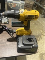 Dewalt drill with charger/battery