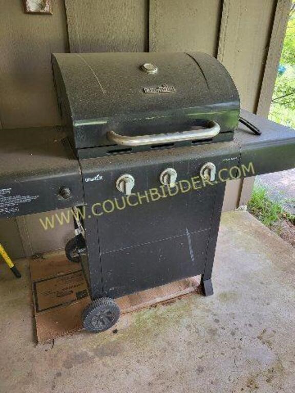 gas grill- great shape