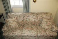 Flexsteel Sofa With (2) Pillows 88 x 36 x 32