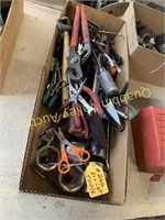 BOX LOT OF ASSORTED TOOLS