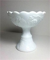 Vintage Fenton GRAPE VINES White Milk