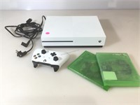 XBox 1 , controller, cords, 2 games, tested