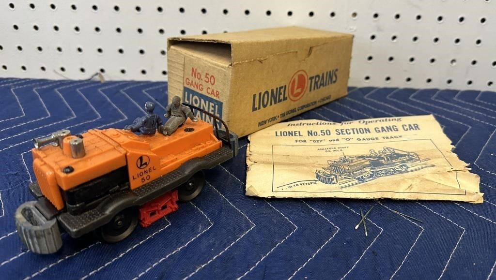 LIONEL NO 50 GANG CAR WITH BOX