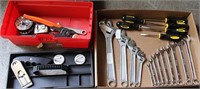 Flat lot of tools: set 4 adjustable wrenches;