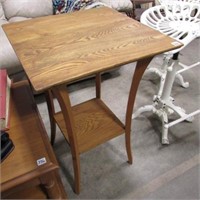 OAK LAMP TABLE