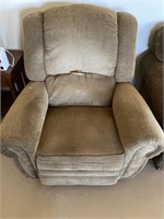 Recliner In good condition no tears, couldn't