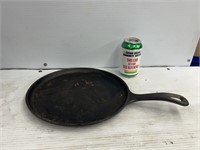 Lodge cast iron cooking pan