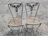 2 Vintage Daisy Chairs & 2 Iron Daisy Chairs