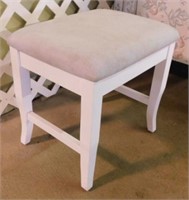 Contemporary vanity bench stool, 18" x 14" x 17"
