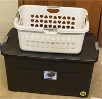 Sterilite 45 Gallon Tote with lid, has rollers