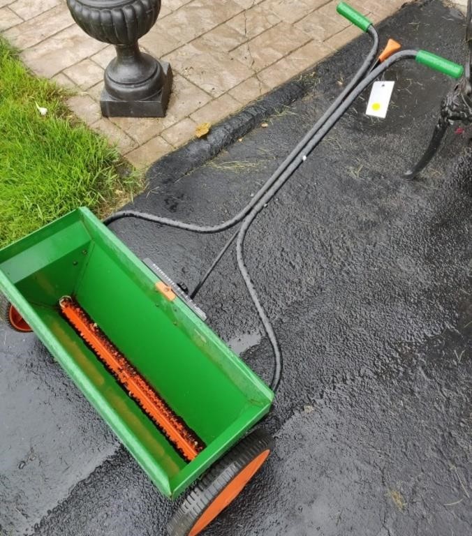 Scott's Precision Green Grass Seeder / Fertilizer