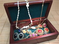 COSTUME JEWELRY IN WOOD BOX