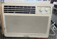 Samsung Window Air Conditioner - powers on