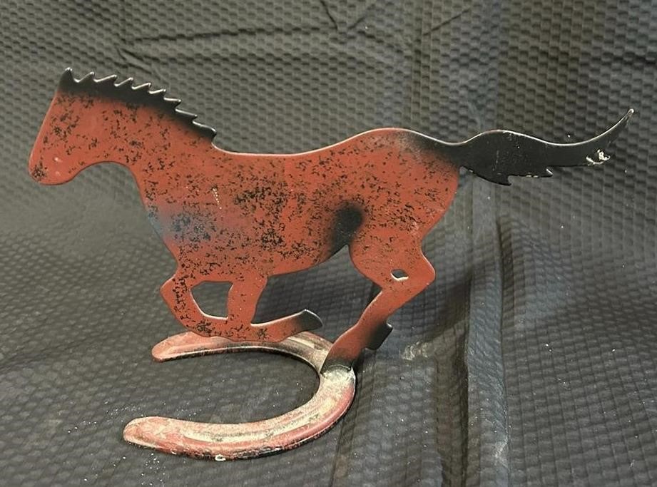 Metal Racing Horse Decor
