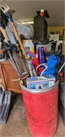 Bin of Garden Tools +++