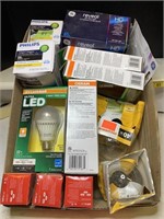 Box lot of light bulbs