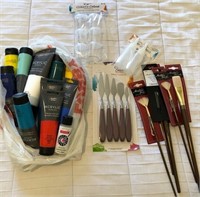 J - MIXED LOT ARTIST SUPPLIES (M53 2)