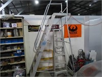 Aluminium Mobile Warehosue Ladder