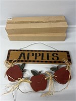 Wooden Apples Wall Hangings (3)