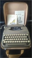 Vintage  Smith-Corona Skyriter Typewriter W/