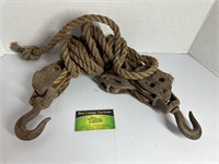 Rope with 2 Hooks and pullies