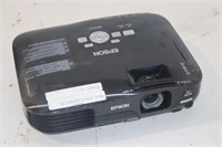 EPSON EX7200 LCD PROJECTOR