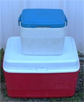 Rubbermaid Ice Chest set of 2