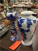 Blue/white lamp and vase