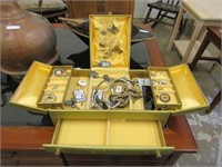 VINTAGE JEWELLERY BOX W/CONTENTS