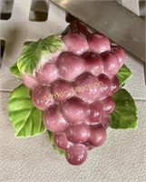 GRAPE DECOR WALLPOCKET PLANTER