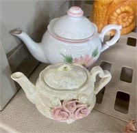 TEAPOTS - FLORAL DECOR