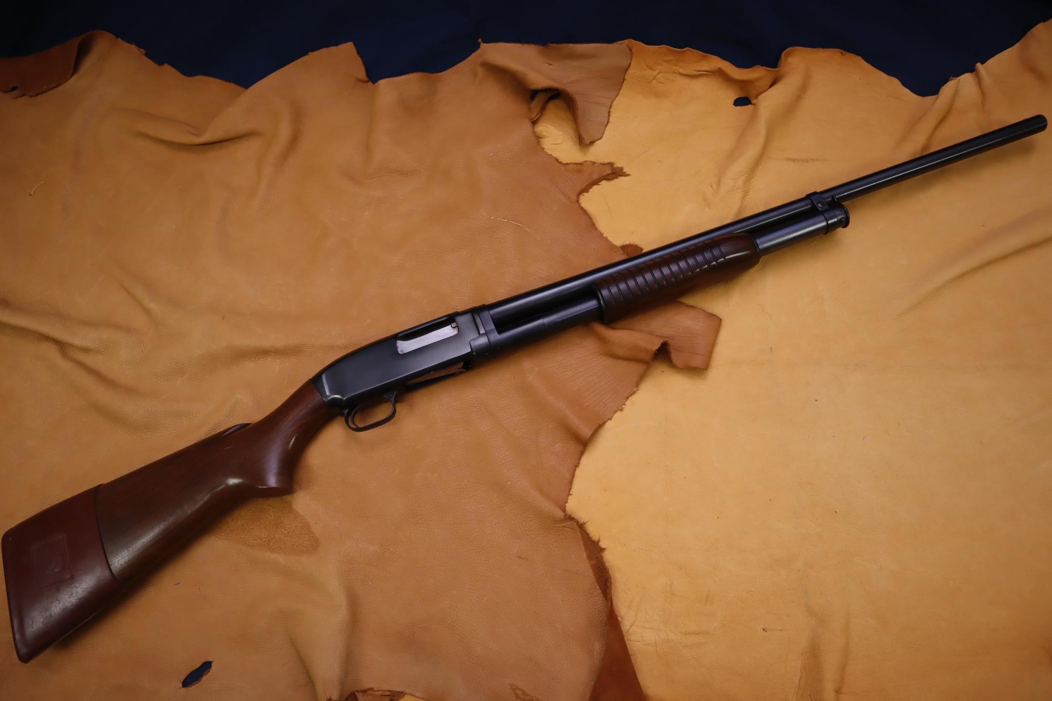 Winchester model 12, 12 ga 2 3/4", Modified choke