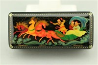 Russian Lacquer Box. Couple in Horse Drawn Carriag