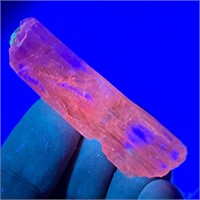 17 Gm Stunning  Fluorescent Kunzite Crystal