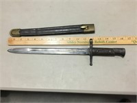 Blade type bayonet and scabbard