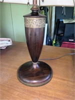 PAIRPOINT Mahogany Based Trophy Table Lamp