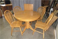 NICE 60" Round Oak Dining Table + 4 Chairs SET